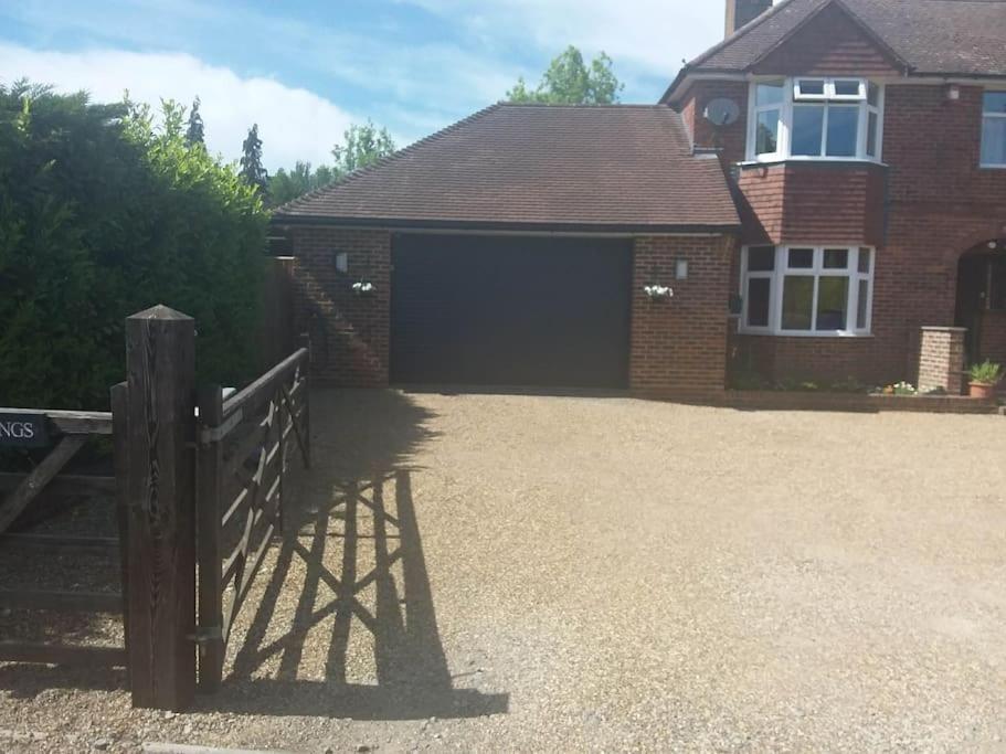 A Peaceful Annex Close To Historic East Grinstead Exterior photo